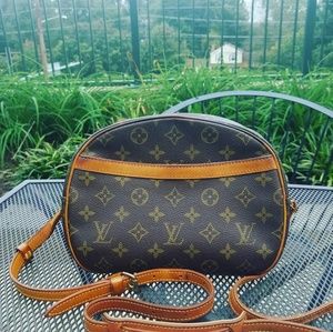 LOUIS VUITTON Blois Monogram Crossbody Bag Auth